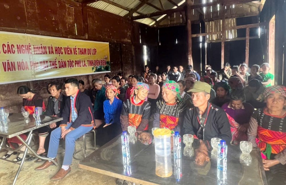 Tích cực gìn giữ giá trị văn hóa đang dần mai một của đồng bào Phù Lá- Ảnh 2.