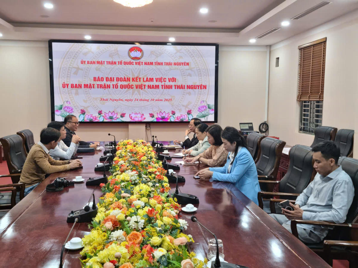 Giải thưởng Vinh danh Người truyền lửa: Bình chọn gương mặt truyền cảm hứng- Ảnh 2. Giải thưởng Vinh danh Người truyền lửa: Bình chọn gương mặt truyền cảm hứng- Ảnh 2.