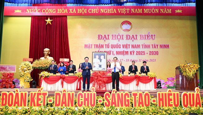 Đại hội đại biểu MTTQ Việt Nam tỉnh Tây Ninh lần thứ I, nhiệm kỳ 2025-2030 thành công tốt đẹp- Ảnh 3. Đại hội đại biểu MTTQ Việt Nam tỉnh Tây Ninh lần thứ I, nhiệm kỳ 2025-2030 thành công tốt đẹp- Ảnh 3.