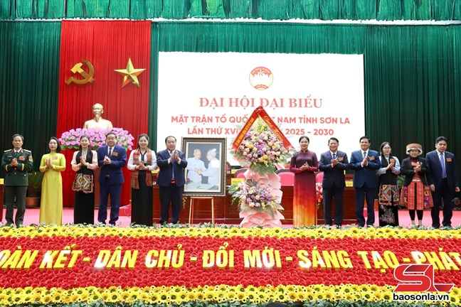 Bà Hà Thị Nga dự Đại hội đại biểu MTTQ Việt Nam tỉnh Sơn La lần thứ XVI, nhiệm kỳ 2025-2030- Ảnh 6. Bà Hà Thị Nga dự Đại hội đại biểu MTTQ Việt Nam tỉnh Sơn La lần thứ XVI, nhiệm kỳ 2025-2030- Ảnh 6.