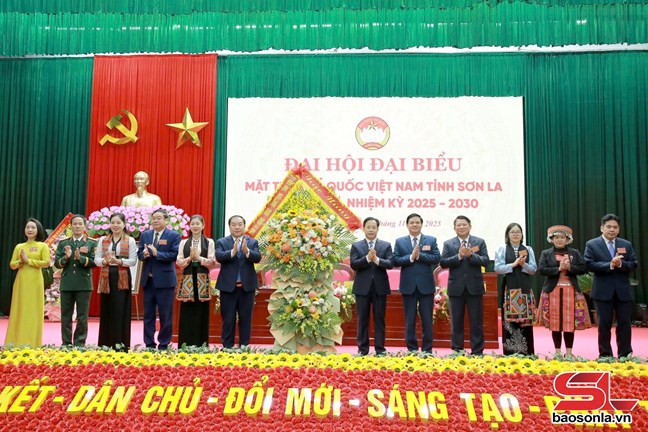 Bà Hà Thị Nga dự Đại hội đại biểu MTTQ Việt Nam tỉnh Sơn La lần thứ XVI, nhiệm kỳ 2025-2030- Ảnh 7. Bà Hà Thị Nga dự Đại hội đại biểu MTTQ Việt Nam tỉnh Sơn La lần thứ XVI, nhiệm kỳ 2025-2030- Ảnh 7.