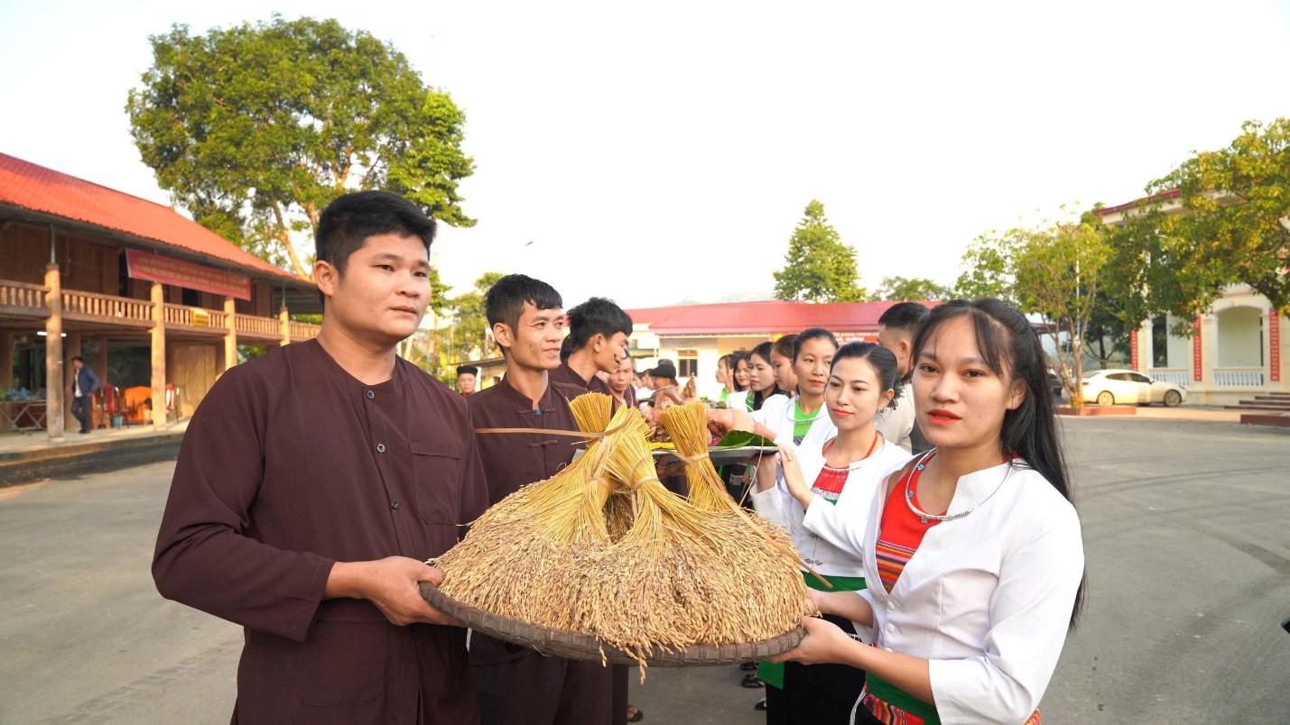 Người dân Khả Cửu chung tay bảo tồn Tết Cơm mới- Ảnh 4. Người dân Khả Cửu chung tay bảo tồn Tết Cơm mới- Ảnh 4.
