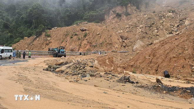 Vì sao liên tục xảy ra lũ quét, sạt lở đất ở khu vực miền Trung, Tây Nguyên?- Ảnh 3.