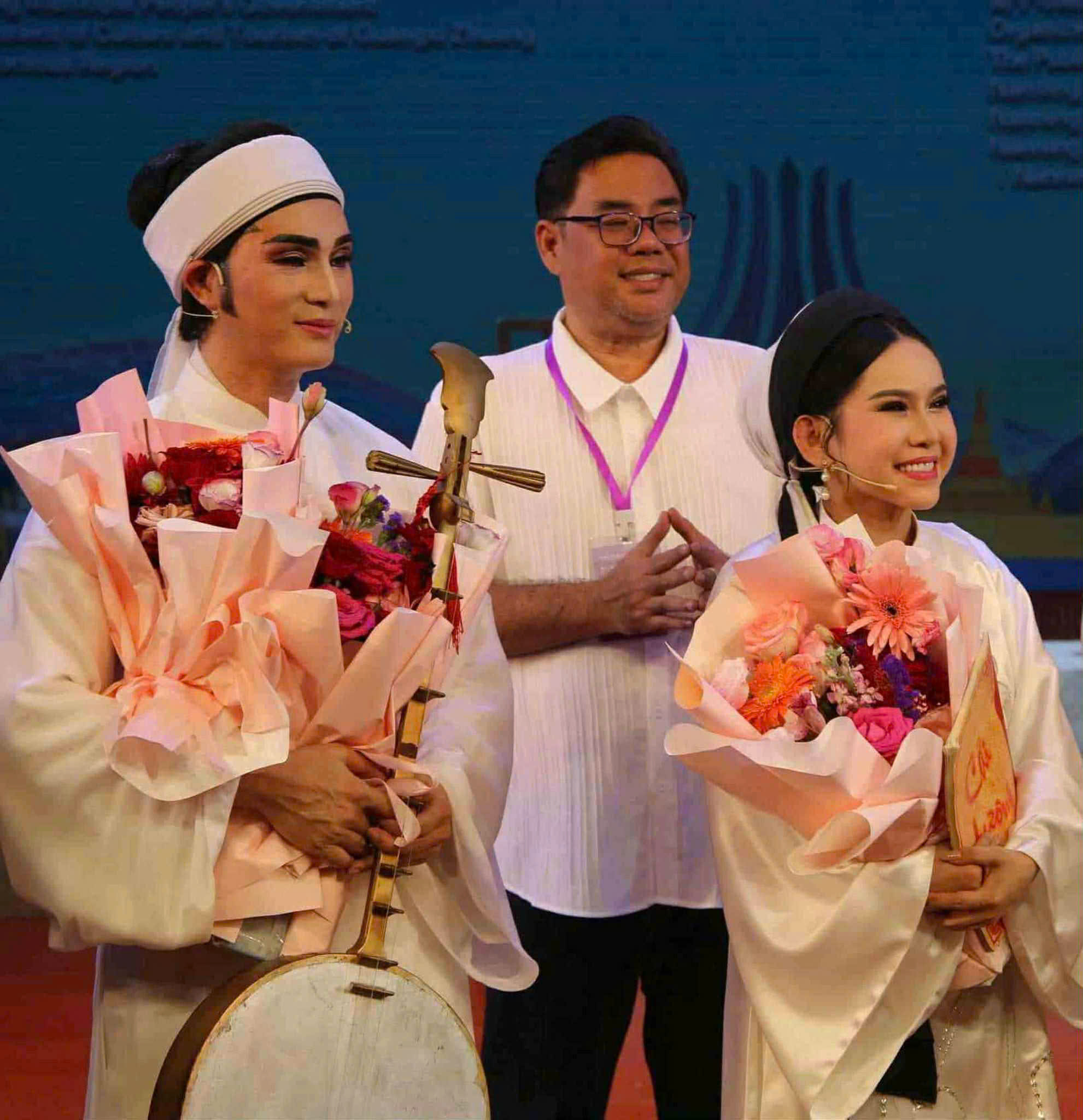 Nghệ sĩ Bình Tinh:  Nghệ sĩ Bình Tinh: