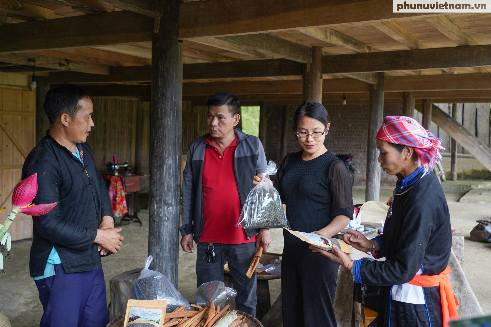 Phụ nữ Tày ở Bản Liền "kể chuyện cổ tích" bằng du lịch cộng đồng- Ảnh 9. Phụ nữ Tày ở Bản Liền "kể chuyện cổ tích" bằng du lịch cộng đồng- Ảnh 9.
