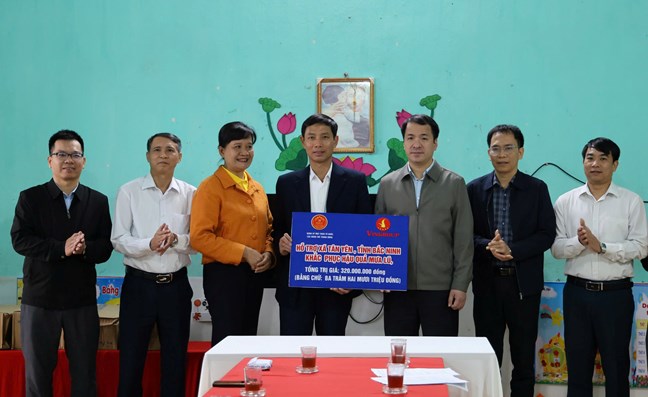 Phó Bí thư Đảng ủy MTTQ, các đoàn thể Trung ương Ngô Văn Cương thăm, động viên nhân dân tỉnh Bắc Ninh khắc phục hậu quả thiên tai- Ảnh 3. Phó Bí thư Đảng ủy MTTQ, các đoàn thể Trung ương Ngô Văn Cương thăm, động viên nhân dân tỉnh Bắc Ninh khắc phục hậu quả thiên tai- Ảnh 3.