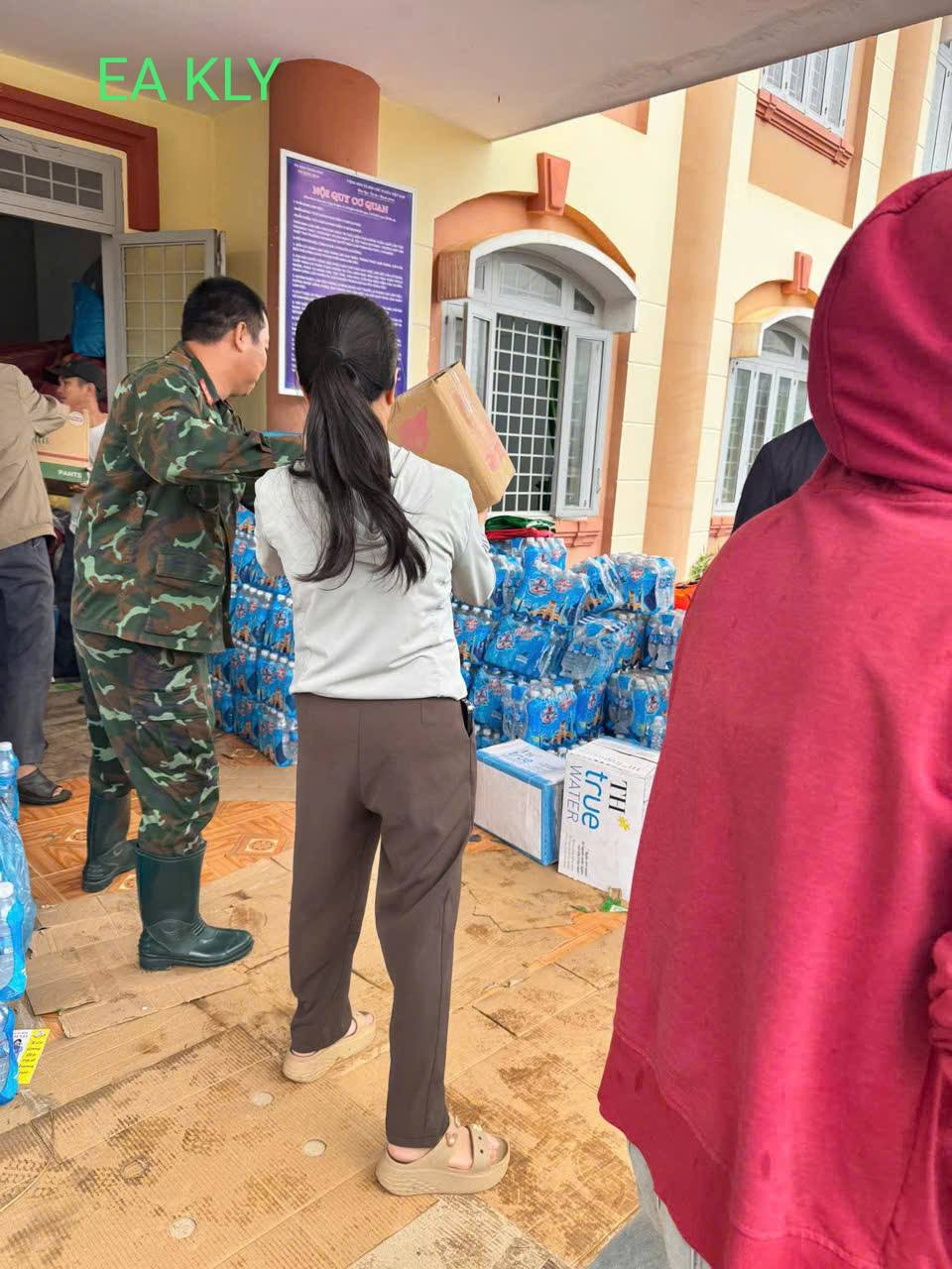 Hội LHPN tỉnh Đắk Lắk giúp hội viên ứng phó với thiên tai, sớm ổn định cuộc sống khi lũ rút- Ảnh 11. Hội LHPN tỉnh Đắk Lắk giúp hội viên ứng phó với thiên tai, sớm ổn định cuộc sống khi lũ rút- Ảnh 11.