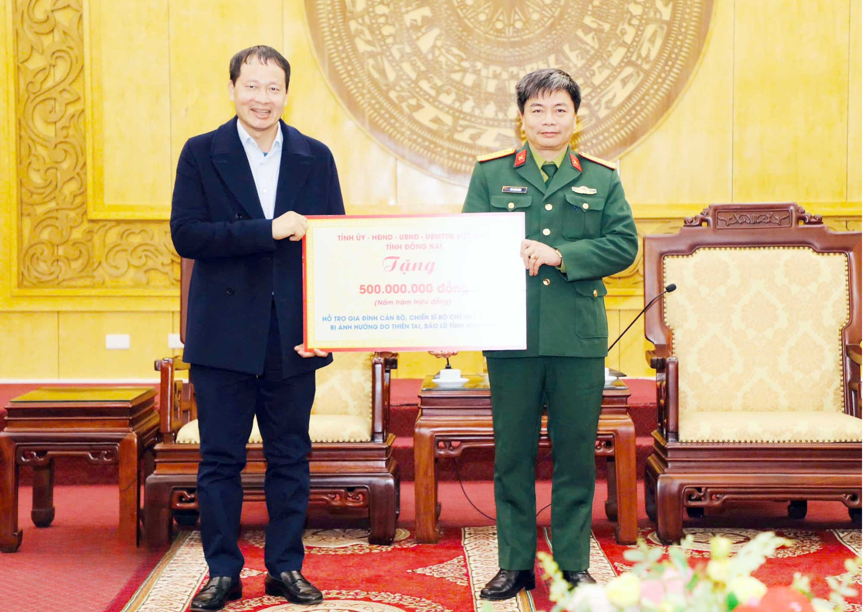 Đồng Nai hỗ trợ 2 tỉnh Ninh Bình và Thanh Hóa khắc phục hậu quả thiên tai- Ảnh 2. Đồng Nai hỗ trợ 2 tỉnh Ninh Bình và Thanh Hóa khắc phục hậu quả thiên tai- Ảnh 2.