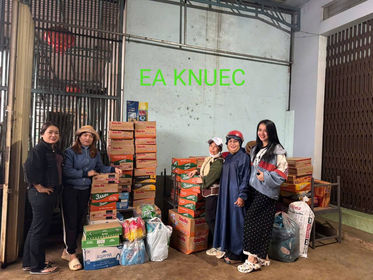 Hội LHPN tỉnh Đắk Lắk giúp hội viên ứng phó với thiên tai, sớm ổn định cuộc sống khi lũ rút- Ảnh 12. Hội LHPN tỉnh Đắk Lắk giúp hội viên ứng phó với thiên tai, sớm ổn định cuộc sống khi lũ rút- Ảnh 12.