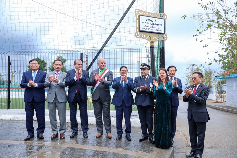 Thủ tướng thăm Đại lộ Hồ Chí Minh và khánh thành bia tưởng niệm Người tại Algeria- Ảnh 4.