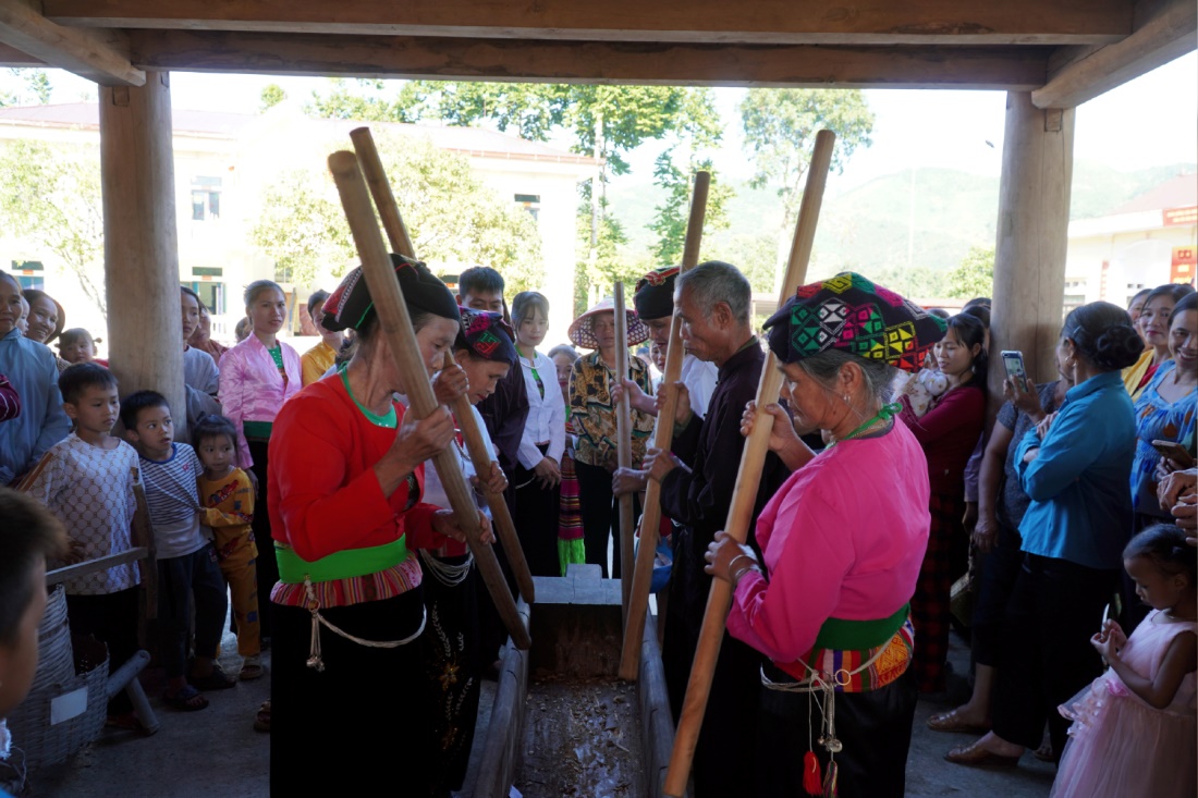 Phụ nữ Khả Cửu tích cực bảo tồn và phát huy giá trị văn hóa truyền thống- Ảnh 1. Phụ nữ Khả Cửu tích cực bảo tồn và phát huy giá trị văn hóa truyền thống- Ảnh 1.