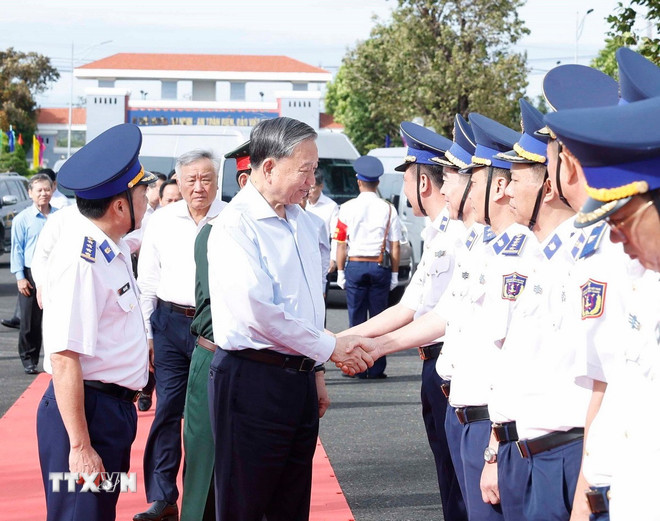 Tổng Bí thư: Tập trung xây dựng Cảnh sát biển theo hướng tinh, gọn, mạnh- Ảnh 1.