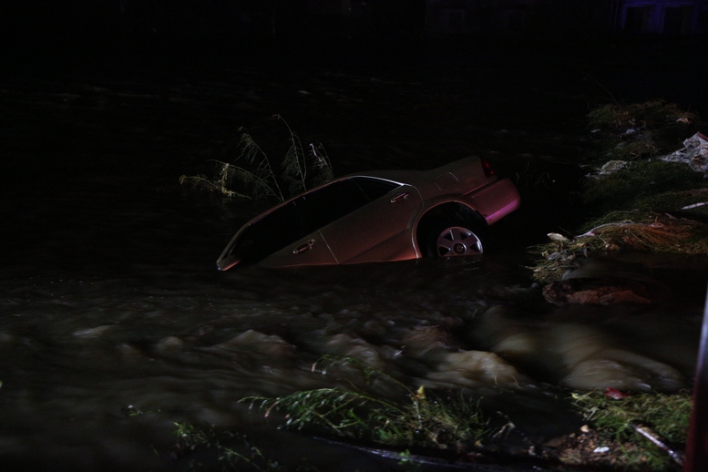 Nỗ lực giảm thiểu thiệt hại do mưa lũ gây ra- Ảnh 5.