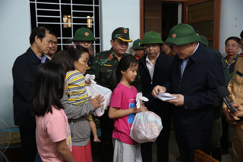 Nỗ lực giảm thiểu thiệt hại do mưa lũ gây ra- Ảnh 2.