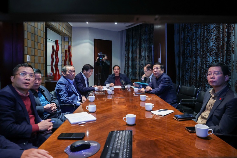 Thủ tướng: Đặt mình vào địa vị người dân để khắc phục hậu quả thiên tai nhanh nhất, hiệu quả nhất- Ảnh 1.