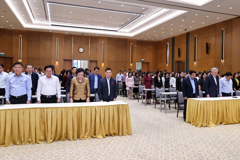 Thủ tướng Phạm Minh Chính cùng lãnh đạo Chính phủ và tập thể VPCP ủng hộ đồng bào vùng thiên tai- Ảnh 1.