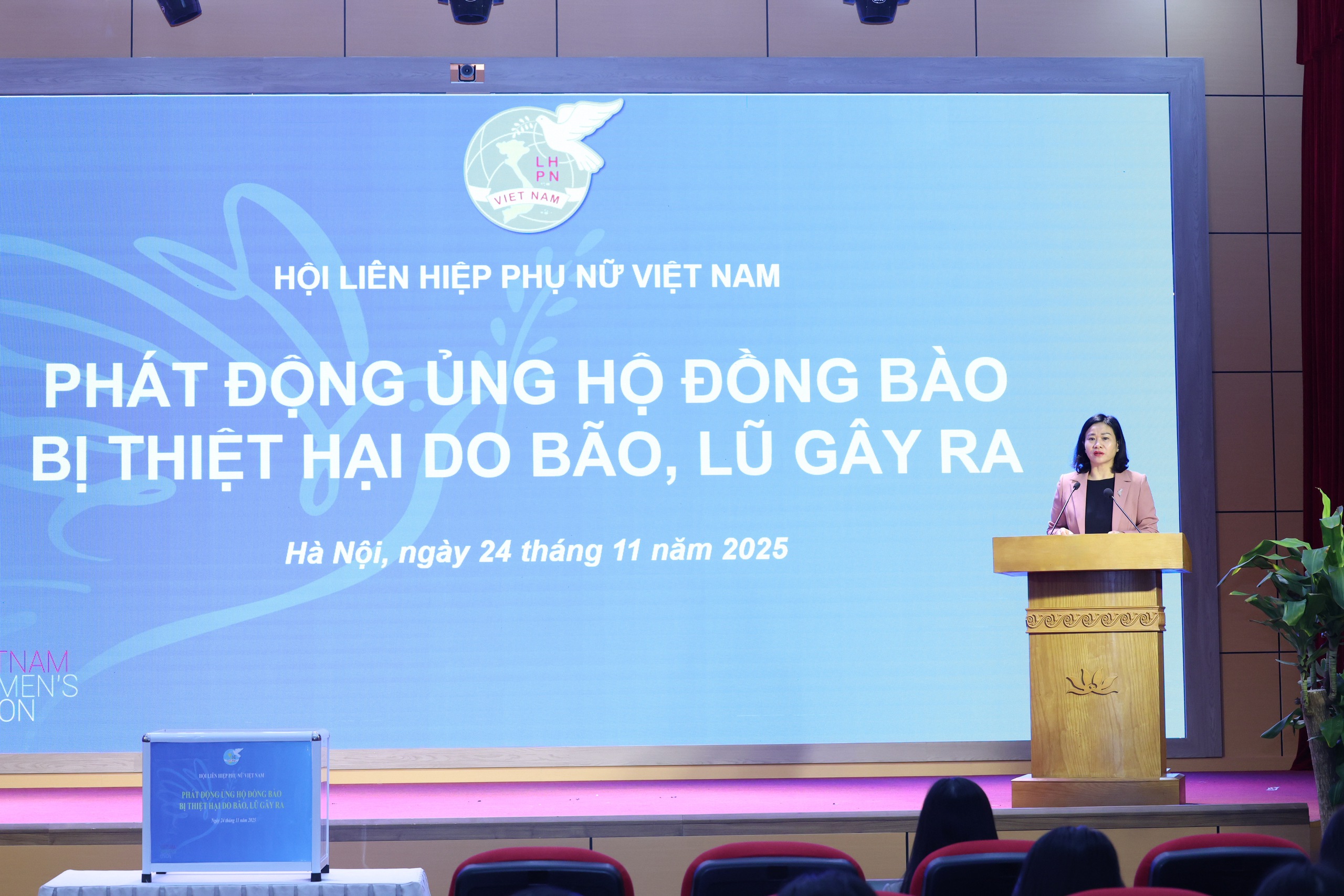 Hội LHPN Việt Nam phát động ủng hộ đồng bào bị thiệt hại do bão, lũ gây ra- Ảnh 1.