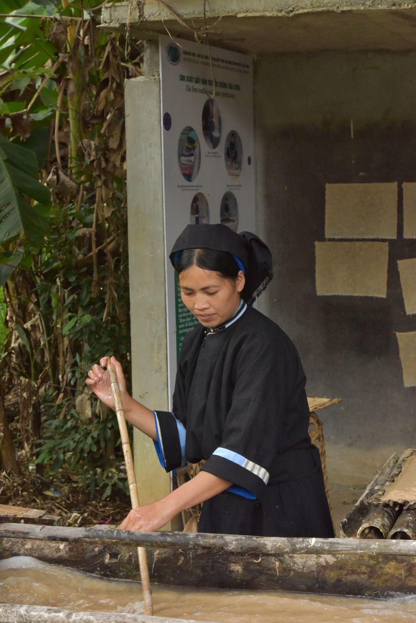 Giữ hồn giấy bản xóm Dìa Trên- Ảnh 1. Giữ hồn giấy bản xóm Dìa Trên- Ảnh 1.