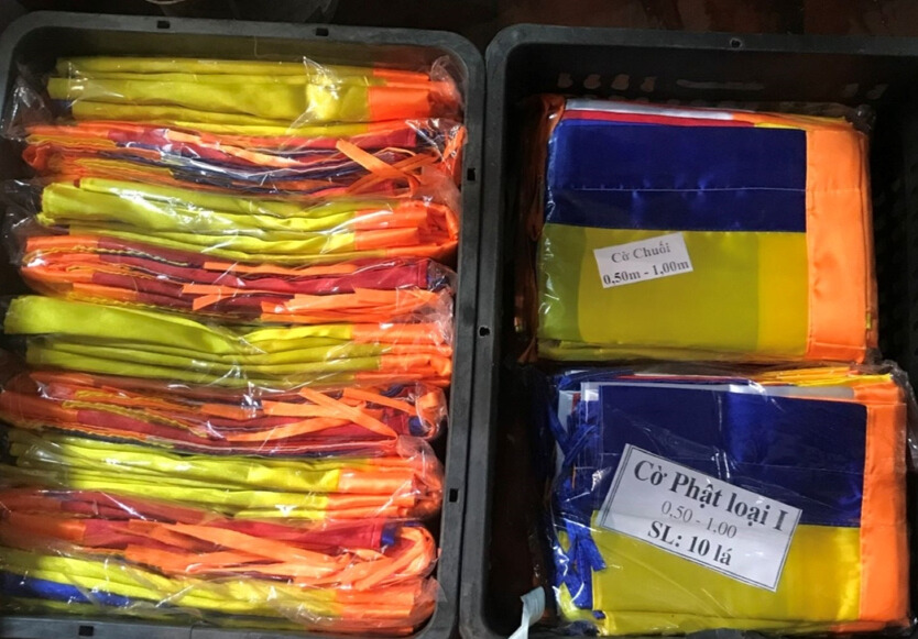 Người thầy may cờ thắp niềm tin cho những người thợ khuyết tật- Ảnh 5. Người thầy may cờ thắp niềm tin cho những người thợ khuyết tật- Ảnh 5.