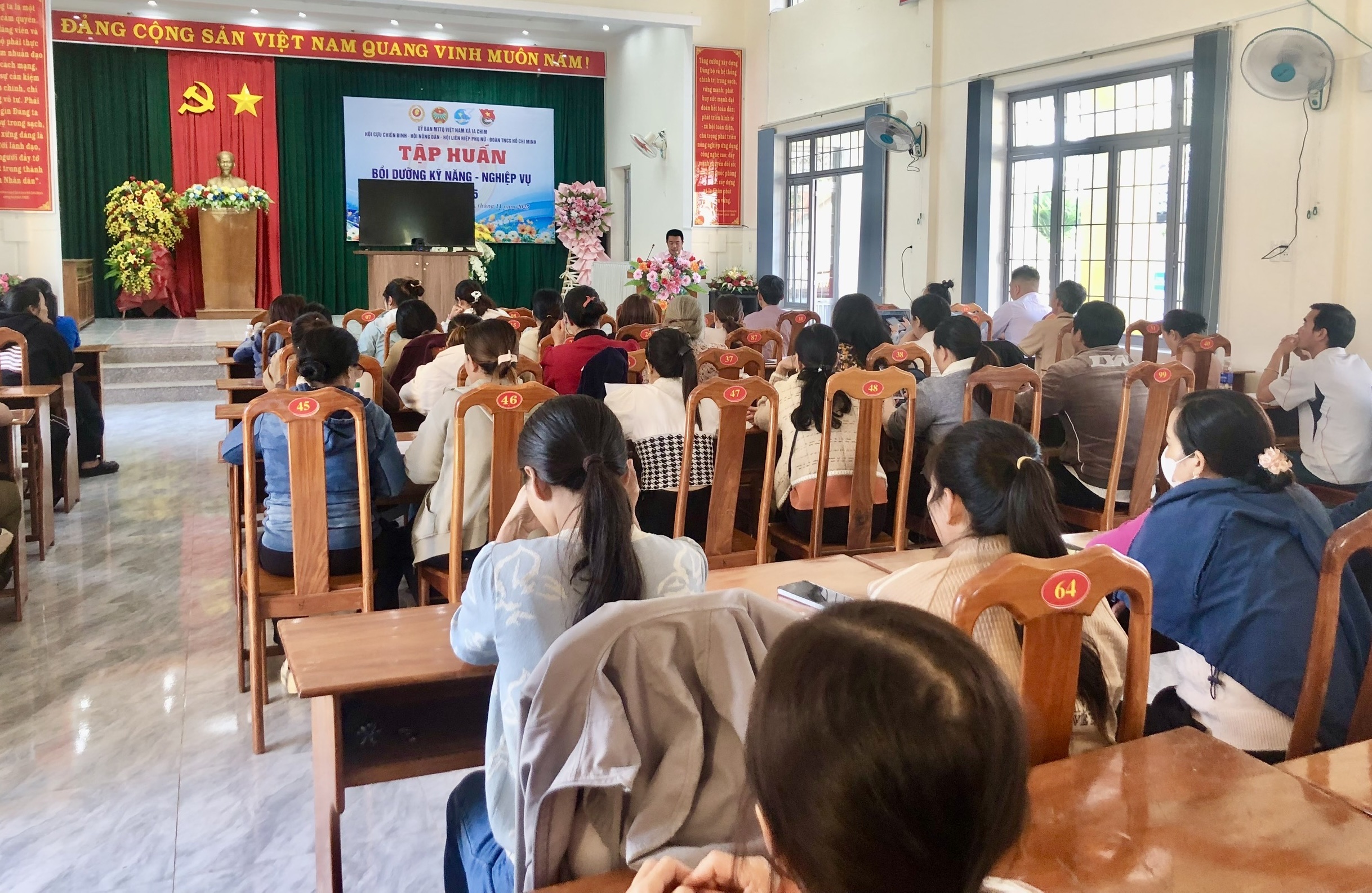 Tăng cường kỹ năng số và nghiệp vụ ủy thác vốn cho cán bộ, hội viên cơ sở- Ảnh 2. Tăng cường kỹ năng số và nghiệp vụ ủy thác vốn cho cán bộ, hội viên cơ sở- Ảnh 2.