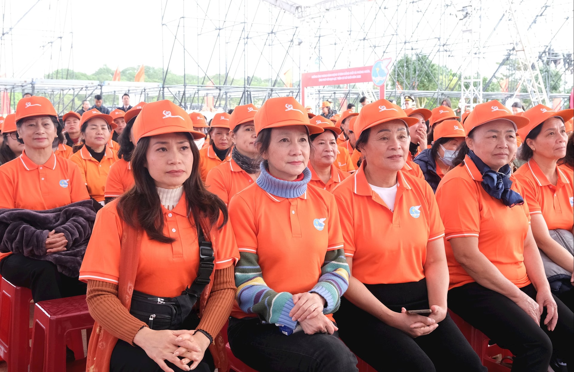 Những hình ảnh đẹp tại Lễ Mít tinh hưởng ứng Tháng Hành động vì bình đẳng giới năm 2025- Ảnh 13. Những hình ảnh đẹp tại Lễ Mít tinh hưởng ứng Tháng Hành động vì bình đẳng giới năm 2025- Ảnh 13.