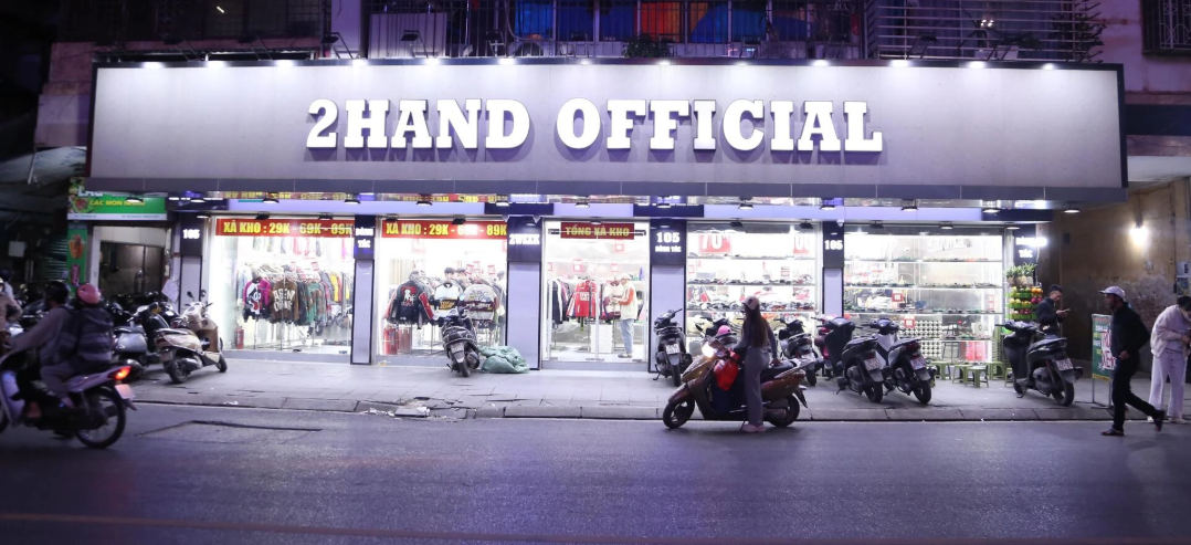 Treo biển khuyến mại "khủng" ngày Black Friday, cửa hàng vẫn vắng bóng khách mua- Ảnh 6.