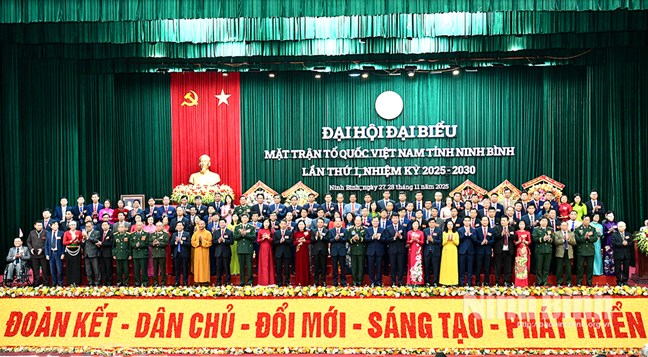 Ông Mai Văn Tuất tái cử giữ chức Chủ tịch Ủy ban MTTQ Việt Nam tỉnh Ninh Bình- Ảnh 10.