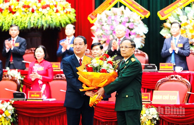 Ông Mai Văn Tuất tái cử giữ chức Chủ tịch Ủy ban MTTQ Việt Nam tỉnh Ninh Bình- Ảnh 5.