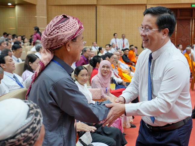 Bà Trần Thị Thanh Hương tái đắc cử Chủ tịch Ủy ban MTTQ Việt Nam tỉnh An Giang- Ảnh 5.