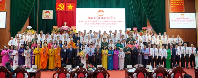 Bà Trần Thị Thanh Hương tái đắc cử Chủ tịch Ủy ban MTTQ Việt Nam tỉnh An Giang- Ảnh 9.