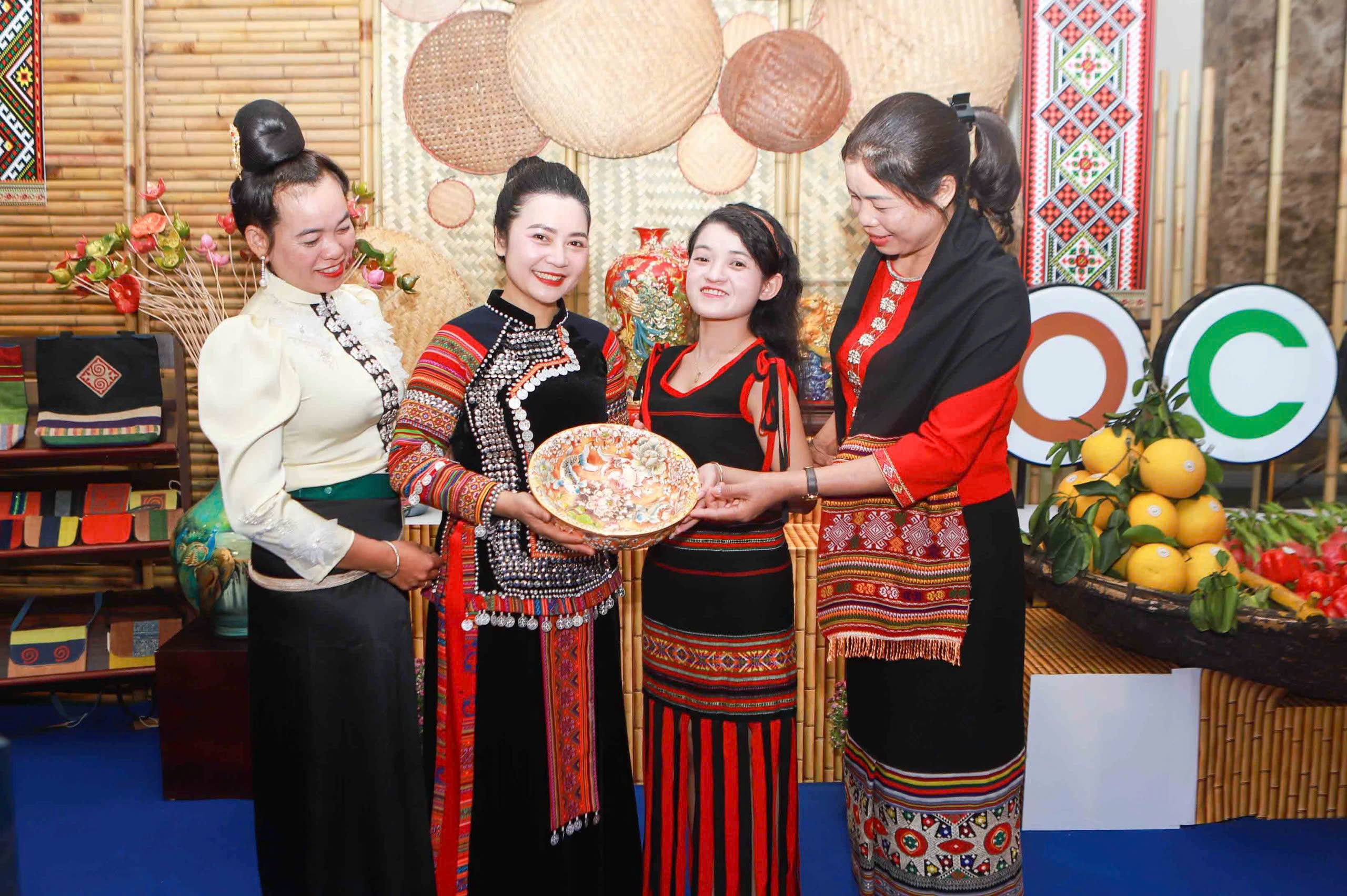 Phụ nữ Việt Nam phát huy tinh thần "3 tiên phong", "5 làm chủ" trong khởi nghiệp sáng tạo - Ảnh 5. Phụ nữ Việt Nam phát huy tinh thần "3 tiên phong", "5 làm chủ" trong khởi nghiệp sáng tạo - Ảnh 5.