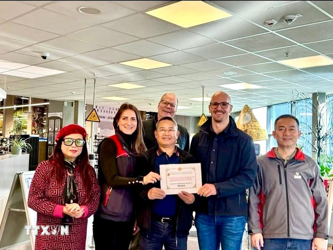 Kiều bào tại Đức tiếp tục hướng về đồng bào bị ảnh hưởng nặng nề bởi lũ lụt- Ảnh 1.