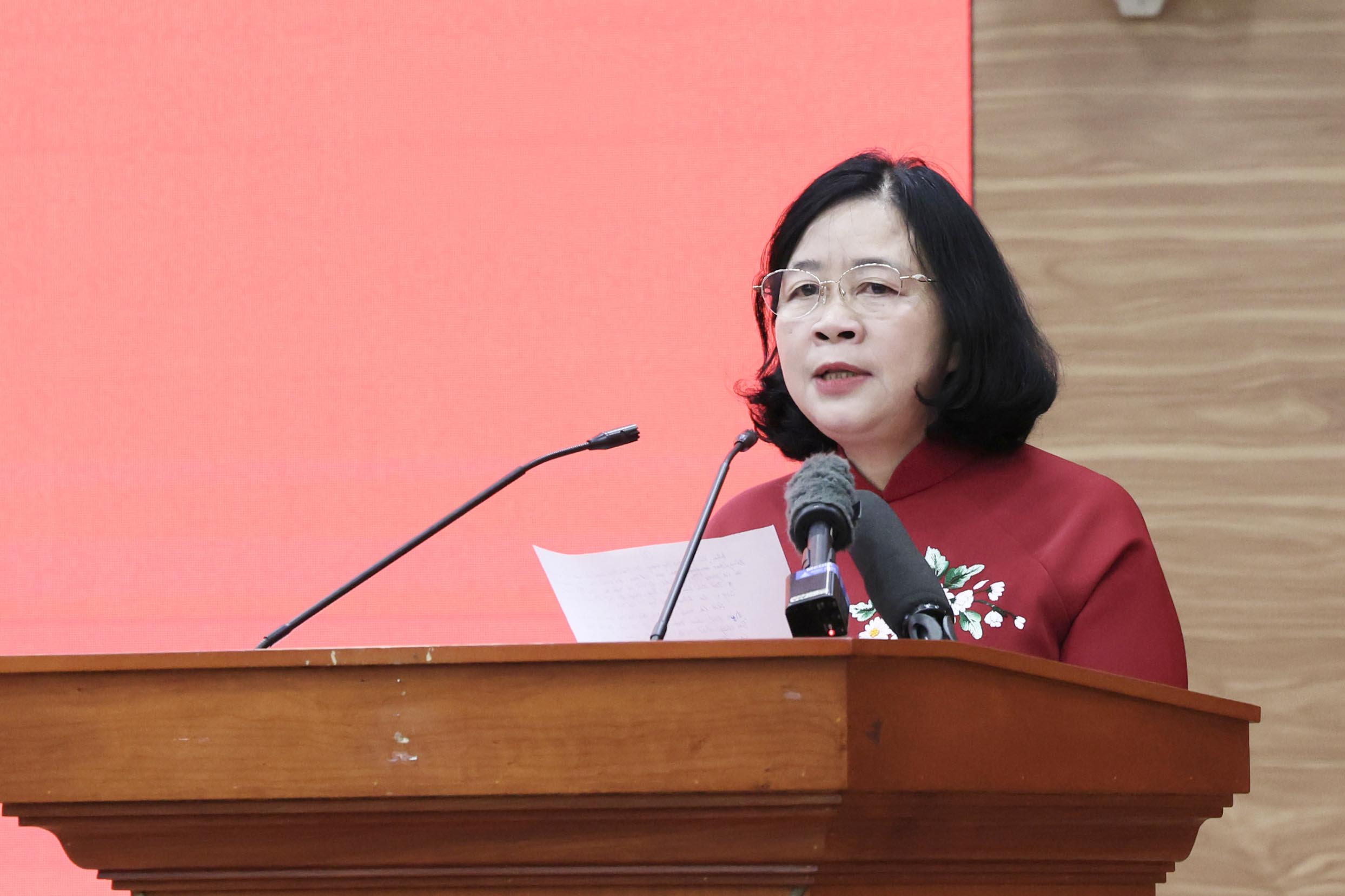 Bà Bùi Thị Minh Hoài giữ chức Bí thư Đảng ủy Mặt trận Tổ quốc, các đoàn thể Trung ương- Ảnh 5. Bà Bùi Thị Minh Hoài giữ chức Bí thư Đảng ủy Mặt trận Tổ quốc, các đoàn thể Trung ương- Ảnh 5.