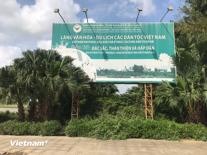 Rộn ràng "bản hòa ca" đại đoàn kết ở Làng Văn hóa - Du lịch các dân tộc Việt Nam- Ảnh 2.