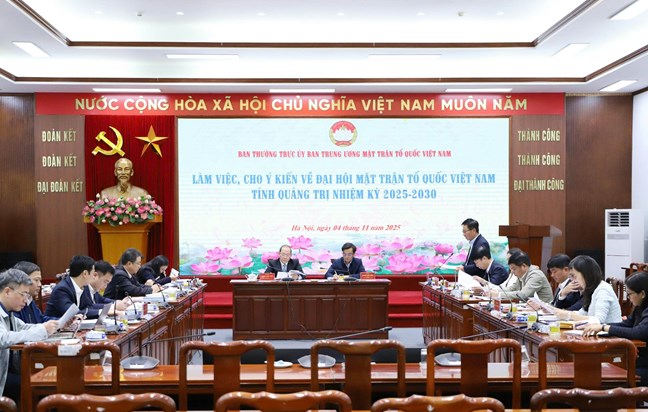 Phó Chủ tịch Hoàng Công Thủy cho ý kiến vào nội dung chuẩn bị tổ chức Đại hội đại biểu MTTQ Việt Nam tỉnh Quảng Trị lần thứ I- Ảnh 1.