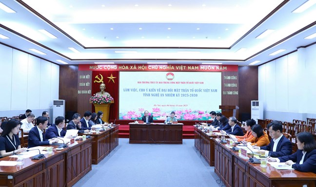 Phó Chủ tịch Hoàng Công Thủy cho ý kiến vào nội dung Đại hội đại biểu MTTQ Việt Nam tỉnh Nghệ An nhiệm kỳ 2025-2030- Ảnh 1.