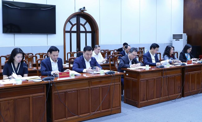 Phó Chủ tịch Hoàng Công Thủy cho ý kiến vào nội dung Đại hội đại biểu MTTQ Việt Nam tỉnh Nghệ An nhiệm kỳ 2025-2030- Ảnh 3.