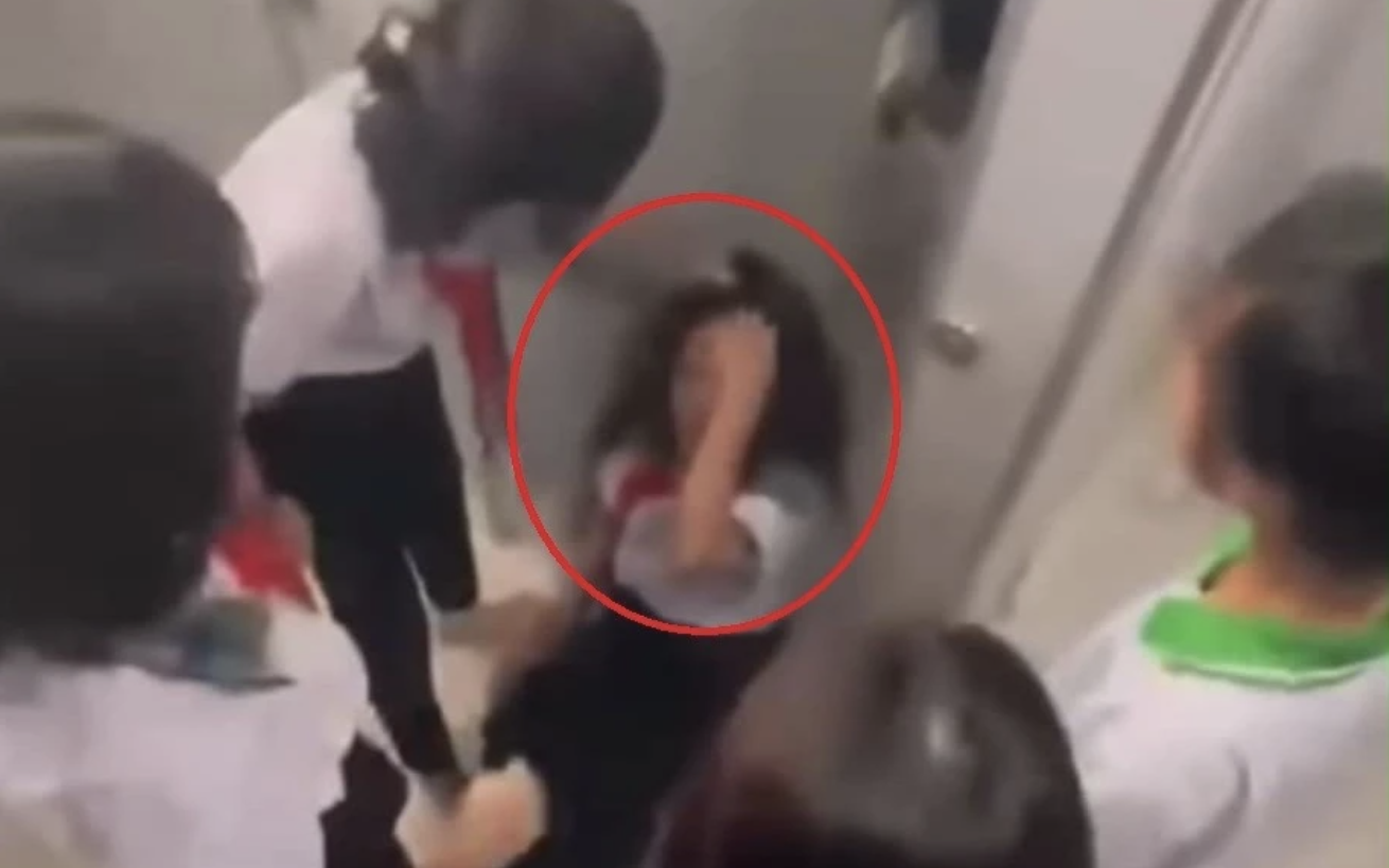 Nguyên Phó chánh Thanh tra Bộ GD-ĐT: Báo động đỏ về bạo lực học đường, cần hành động mạnh mẽ và đồng bộ- Ảnh 2. Bạo lực học đường leo thang: Muốn giải quyết tận gốc, phải đồng thời thay đổi 3 trụ cột