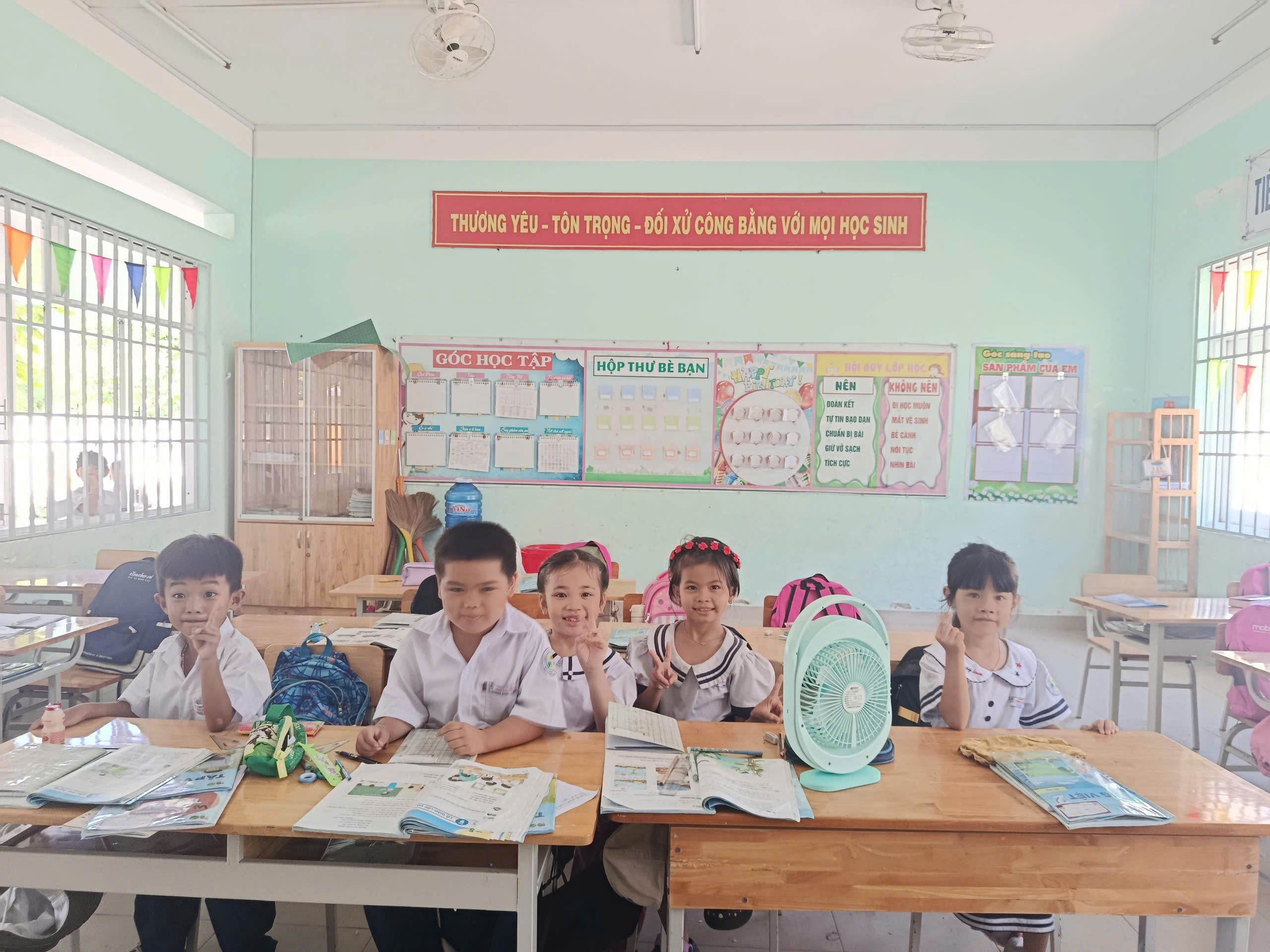 Khánh Hòa : "Chạy đua" với bão Kalmeagi, người dân các xã đảo khẩn trương ứng phó - Ảnh 1. Khánh Hòa : "Chạy đua" với bão Kalmeagi, người dân các xã đảo khẩn trương ứng phó - Ảnh 1.