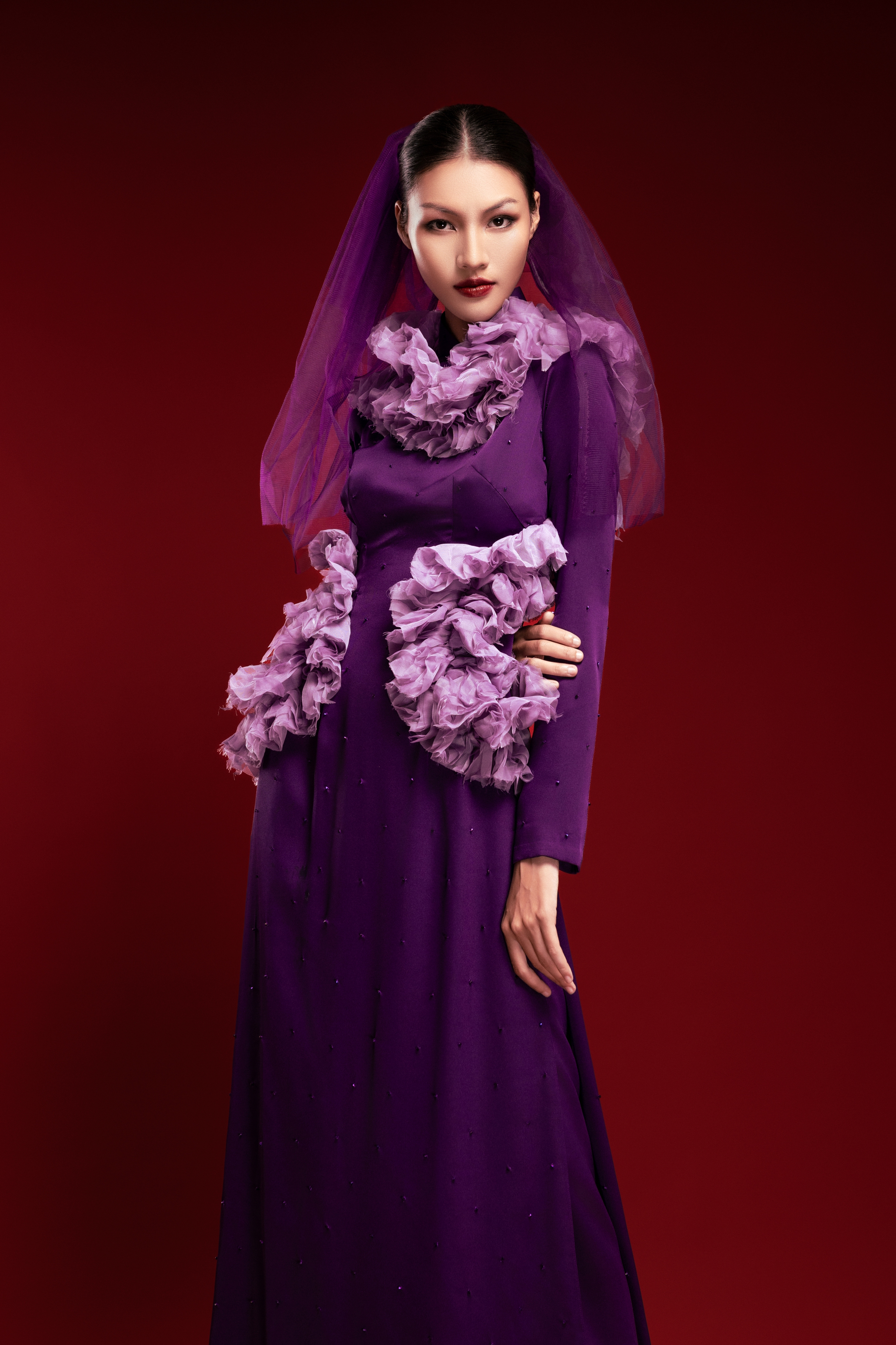 Giữ hồn Việt qua sắc tím áo dài- Ảnh 2. Giữ hồn Việt qua sắc tím áo dài- Ảnh 2.