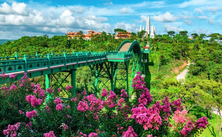 Đi cáp treo ngắm Vịnh Hạ Long đẹp mê mẩn mùa đông chỉ 150.000 đồng- Ảnh 4. Đi cáp treo ngắm Vịnh Hạ Long đẹp mê mẩn mùa đông chỉ 150.000 đồng- Ảnh 4.