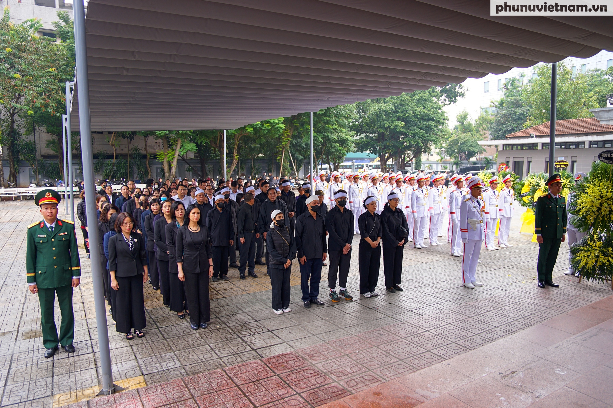 Trang nghiêm, xúc động Lễ tang Anh hùng Lực lượng Vũ trang Nhân dân Trương Thị Khuê- Ảnh 4. Trang nghiêm, xúc động Lễ tang Anh hùng Lực lượng Vũ trang Nhân dân Trương Thị Khuê- Ảnh 4.