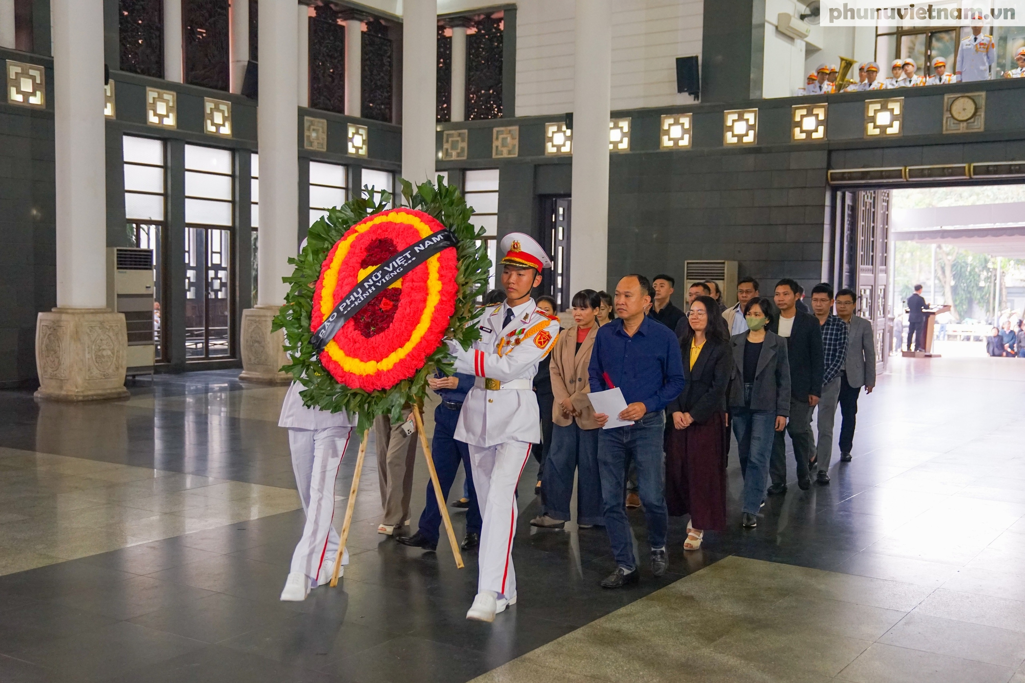 Trang nghiêm, xúc động Lễ tang Anh hùng Lực lượng Vũ trang Nhân dân Trương Thị Khuê- Ảnh 13. Trang nghiêm, xúc động Lễ tang Anh hùng Lực lượng Vũ trang Nhân dân Trương Thị Khuê- Ảnh 13.