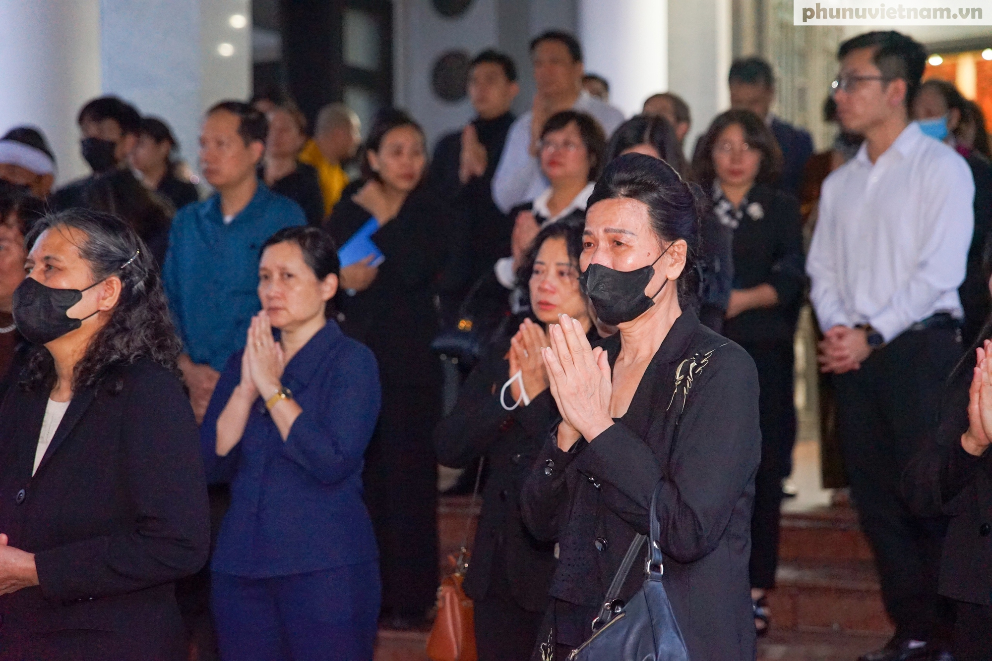 Trang nghiêm, xúc động Lễ tang Anh hùng Lực lượng Vũ trang Nhân dân Trương Thị Khuê- Ảnh 17. Trang nghiêm, xúc động Lễ tang Anh hùng Lực lượng Vũ trang Nhân dân Trương Thị Khuê- Ảnh 17.