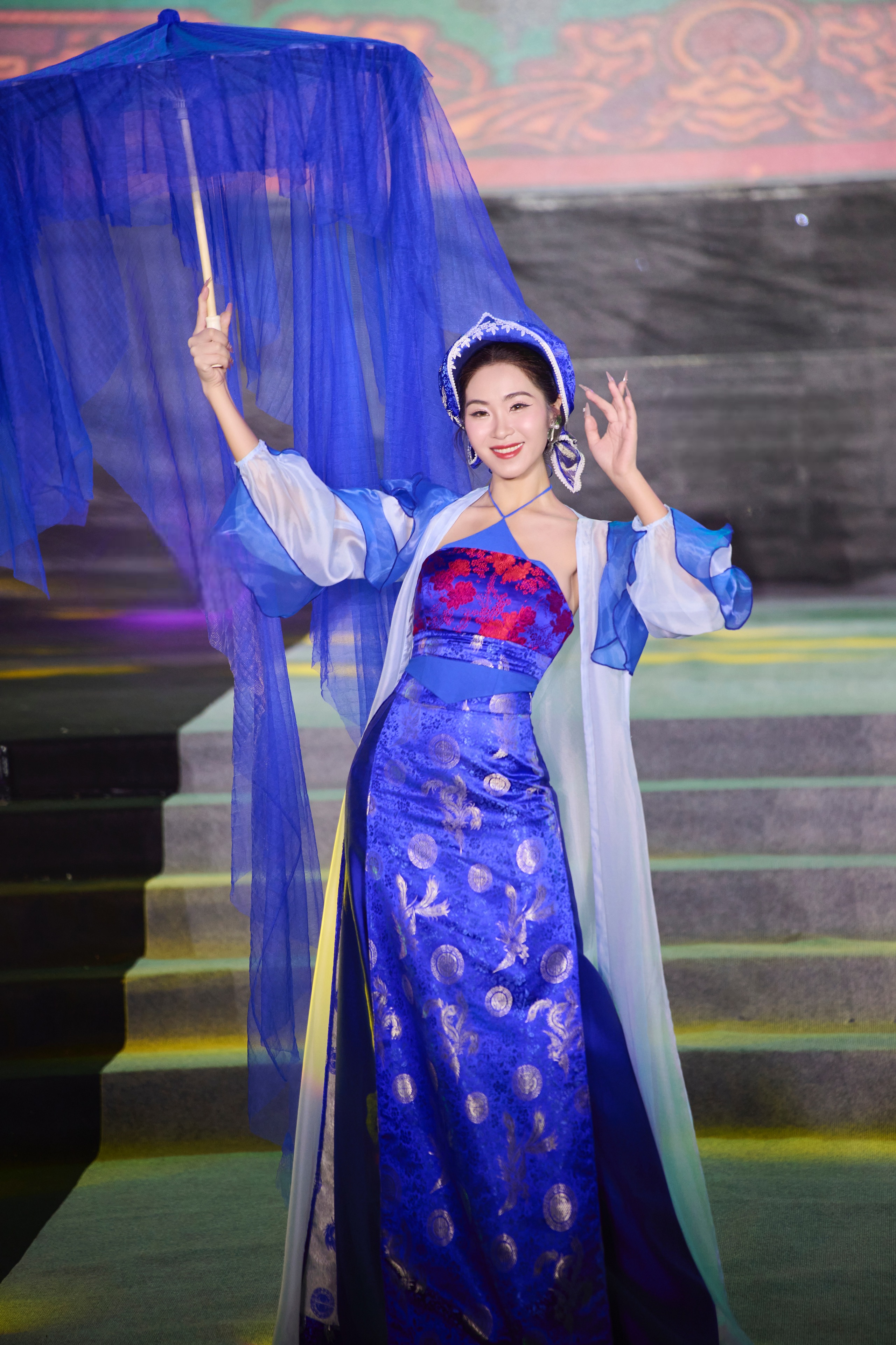 Lễ hội Áo dài Du lịch Hà Nội 2025: Bộ sưu tập từ nguồn cảm hứng ánh trăng, lụa tơ tằm- Ảnh 2. Lễ hội Áo dài Du lịch Hà Nội 2025: Bộ sưu tập từ nguồn cảm hứng ánh trăng, lụa tơ tằm- Ảnh 2.