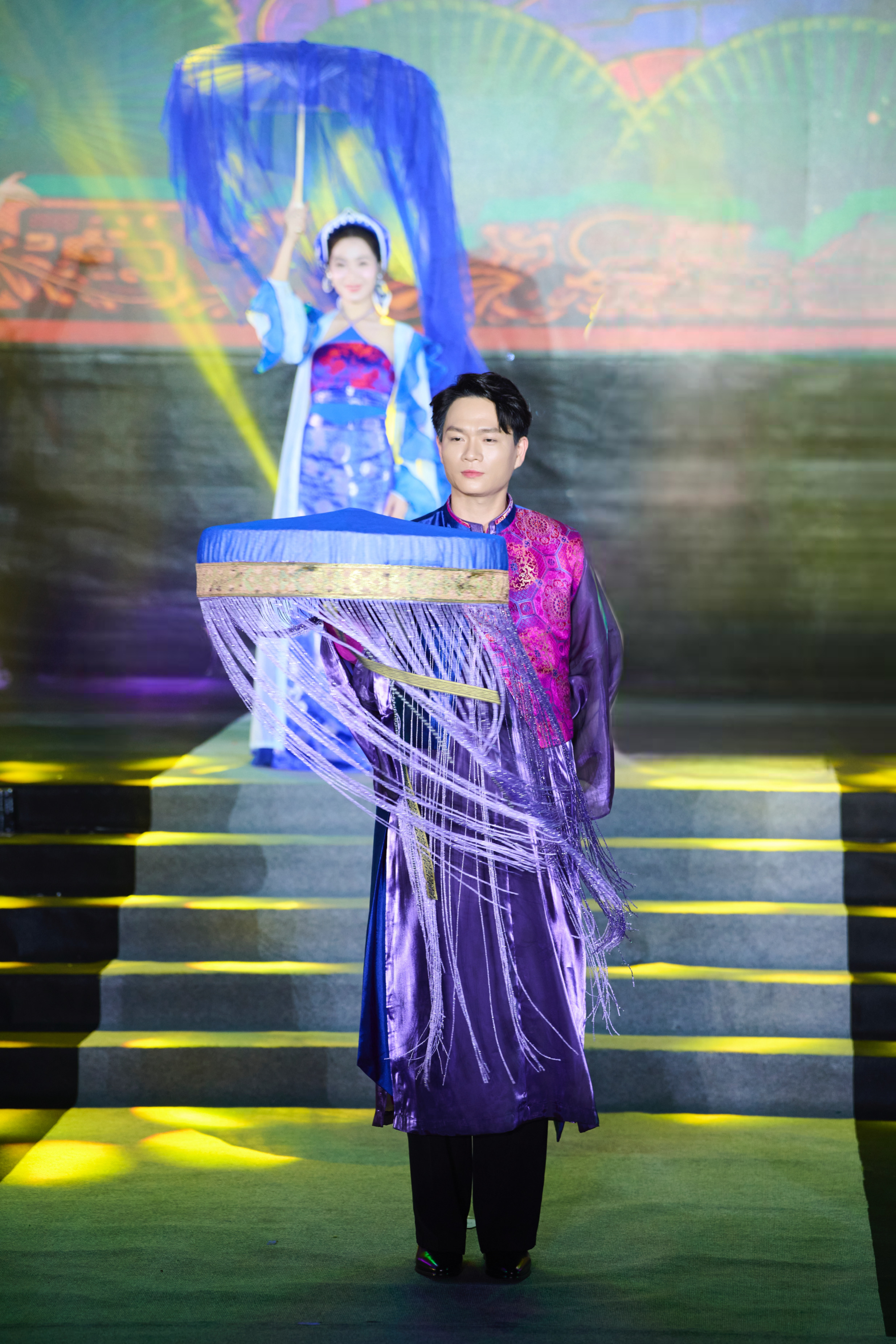 Lễ hội Áo dài Du lịch Hà Nội 2025: Bộ sưu tập từ nguồn cảm hứng ánh trăng, lụa tơ tằm- Ảnh 1. Lễ hội Áo dài Du lịch Hà Nội 2025: Bộ sưu tập từ nguồn cảm hứng ánh trăng, lụa tơ tằm- Ảnh 1.