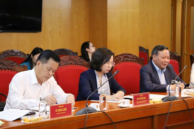 Nội dung báo cáo chính trị trình Đại hội phải mang bản sắc của Thủ đô với nhiều mô hình mới, cách làm mới- Ảnh 6. Nội dung báo cáo chính trị trình Đại hội phải mang bản sắc của Thủ đô với nhiều mô hình mới, cách làm mới- Ảnh 6.