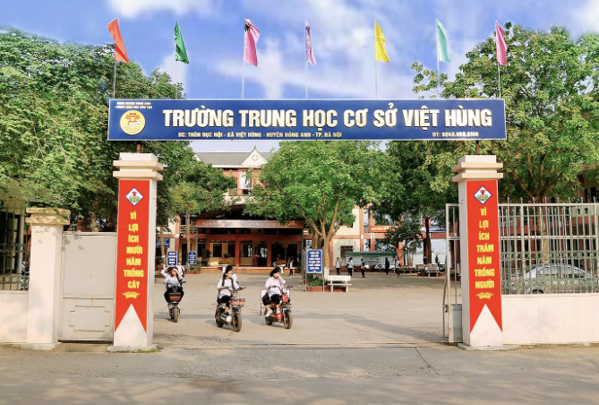 Hà Nội: Nữ sinh bắt bạn quỳ gối, tát và đạp liên tiếp trong 8 phút- Ảnh 3. Hà Nội: Nữ sinh bắt bạn quỳ gối, tát và đạp liên tiếp trong 8 phút- Ảnh 3.