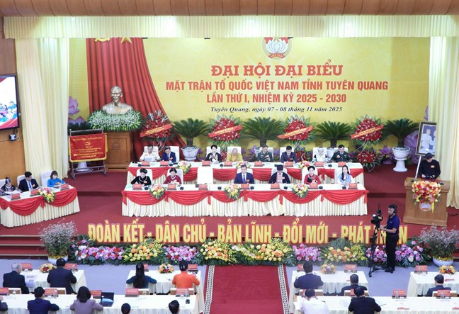 Mỗi cán bộ Mặt trận tỉnh Tuyên Quang phải thực sự sâu sát cơ sở, thường xuyên lắng nghe, thấu hiểu tâm tư nguyện vọng của Nhân dân- Ảnh 5. Mỗi cán bộ Mặt trận tỉnh Tuyên Quang phải thực sự sâu sát cơ sở, thường xuyên lắng nghe, thấu hiểu tâm tư nguyện vọng của Nhân dân- Ảnh 5.