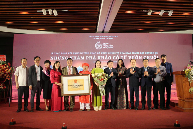 Cận cảnh trang sức, đồ đồng - đá quý hiếm hàng nghìn năm tuổi của người Việt cổ- Ảnh 5.